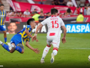 Central y una preocupante tendencia: los errores defensivos provocaron la derrota 3 a 1 frente a Huracán