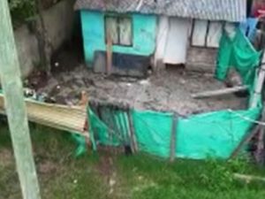 Un nene de 12 años encontró el cuerpo de su madre enterrado en el patio