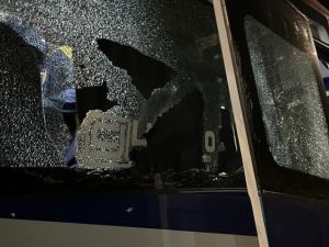 Violencia en Chile: atacaron a piedrazos colectivos con hinchas de Boca tras la Copa Libertadores