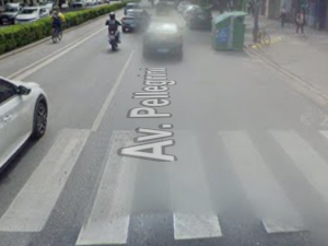 Robó una moto en la costa, cruzó en rojo y terminó internado tras chocar contra un auto