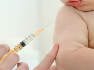 Fallo judicial en Rosario: ordenan la vacunación obligatoria de un recién nacido pese a la negativa de sus padres