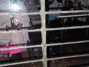 Escruche en un local de indumentaria en Rondeau al 300