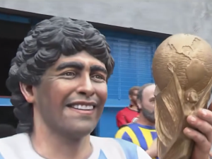 Messi, Maradona y hasta Colapinto: el impresionante "museo de estatuas" que es furor en el sur de Rosario
