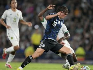 Scaloni, atento: la selección argentina sigue de cerca a sus lesionados a semanas del Mundial 2026