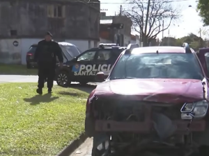 Violento choque y vuelco: una camioneta impactó contra vehículos