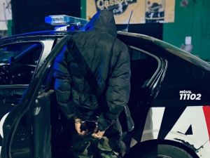 Detenidos armados y una policía herida durante operativo en barrio Gráfico