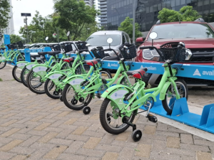 Bicicleteada para infancias en Calle Recreativa para promover el uso de bicicletas públicas