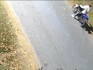 Granadero Baigorria: se encerró en el auto y frustró el robo