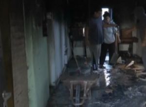 Una estufa provocó un impactante incendio en una vivienda