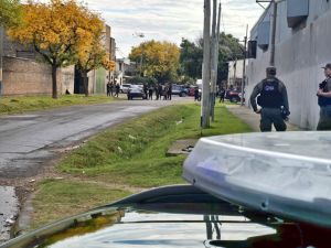 Intenso operativo policial tras el hallazgo de una presunta granada