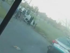 Perdió el control después de un choque y volcó