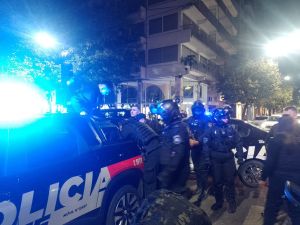 Agredió a inspectores durante un operativo de rutina y terminó detenido