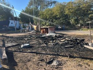 Incendió el club donde trabajaba y jugaba su expareja