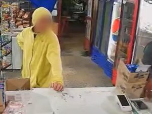 Robo en un comercio de Capitán Bermúdez: se llevó la caja registradora y huyó en segundos