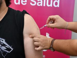 Rosario registra un fallecido por Gripe A y Salud pide reforzar la vacunación antigripal