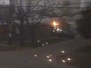 Se incendió un transformador en medio de la niebla