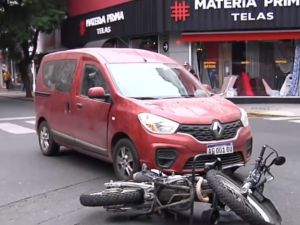 Un efectivo policial sufrió graves heridas tras un fuerte choque en San Luis e Italia