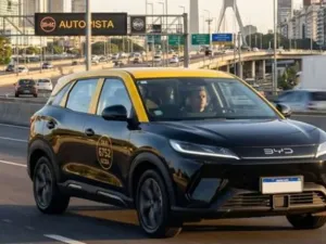Analizan incorporar autos eléctricos al servicio de taxis