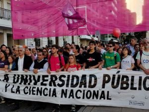 Rosario sale a la calle y se suma a la Marcha Federal Universitaria
