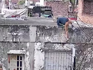 Un ladrón entró a una casa para llevarse pertenencias