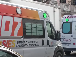 Un trabajador cayó desde altura en la parte interna de un edificio en Rosario
