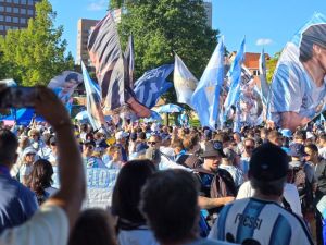 Kansas: las fotos del vibrante banderazo argentino en la previa del debut ante Argelia