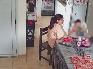 Una cámara registró el maltrato de una niñera a dos niños