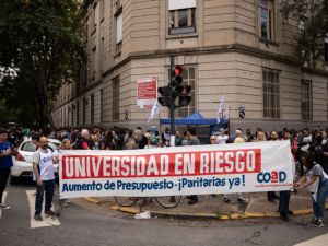 Docentes universitarios de Rosario anunciaron un nuevo paro de cuatro días en la UNR