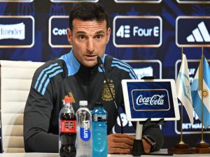 Scaloni define el equipo de Argentina para el debut mundialista y evalúa cambiar el esquema