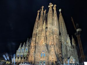 La Sagrada Familia fue inaugurada por el papa León XIV tras casi 150 años de construcción