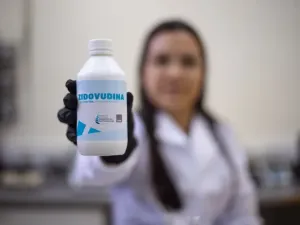 La UNR producirá un medicamento para tratar el VIH en niños y embarazadas tras recibir la autorización de Anmat