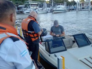 Dos alcoholemias positivas en el río Paraná durante el fin de semana largo