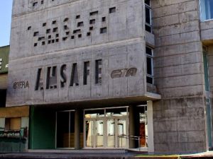 Inicio de clases en jaque: Amsafé y Sadop se unen al paro nacional y el Gobierno prepara descuentos