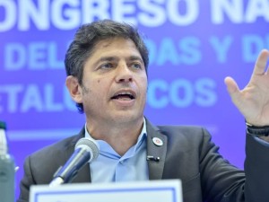 “Aunque Milei nos quiera fundir, respondemos con nuestro modelo productivo”, asegura Kicillof