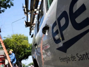 Rosario refuerza su red eléctrica para resistir el calor de febrero