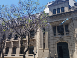 Restaurarán la fachada de la Facultad de Económicas en bulevar Oroño