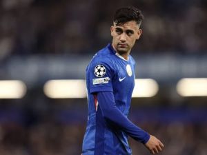 Facundo Buonanotte pierde protagonismo en la Premier League: poco juego en Leeds y futuro abierto en Europa