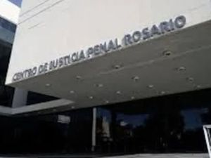 Robo en Puente Gallego: acusados de acordar compra por Facebook y asaltar a la vendedora