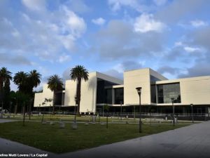 Comenzó el juicio a 21 policías por torturar a siete jóvenes en las Cuatro Plazas