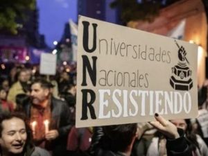 Docentes de la UNR en alerta por modificaciones en la ley de financiamiento universitario