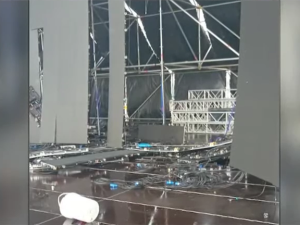 Temporal en Rosario: el viento derribó parte de la estructura de Alejandro Sanz en el Autódromo