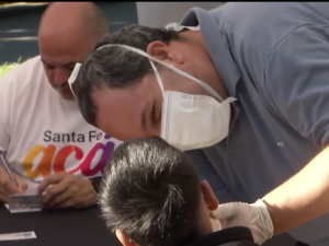 Operativo de salud gratuita con entrega de lentes y controles para chicos