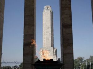 Monumento a la Bandera: la Provincia busca retomar las obras y llegar al 20 de junio con la refacción terminada