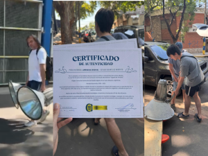 Se agotaron las auténticas luminarias del Gigante: hinchas de Central se llevaron un pedazo de la historia