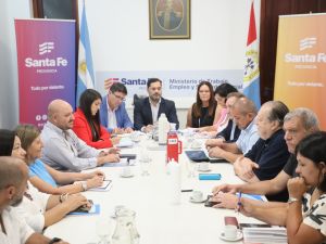 Santa Fe activa la discusión salarial 2026: el Gobierno convoca a docentes y estatales