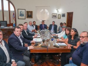 Paritarias provinciales: El Gobierno presentó una oferta semestral con un piso de aumento de $170.000