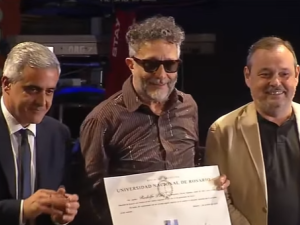 Fito Páez recibió el título de Doctor Honoris Causa de la Universidad Nacional de Rosario