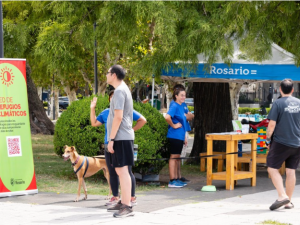 Más de 100 espacios públicos funcionan como refugios climáticos en la ciudad