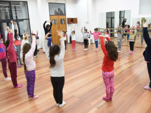 La Escuela Municipal de Danzas abrió la preinscripción 2026 en los distritos