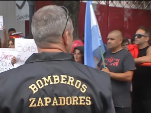 Abrazo solidario a los Bomberos Zapadores